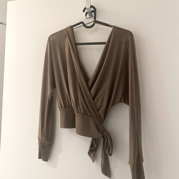 Dynamite Crop Top - Picture 1 of 2